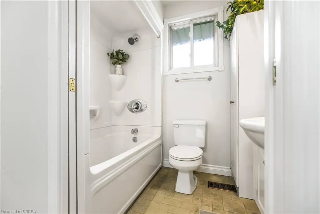 161 Berkindale Drive, #5
