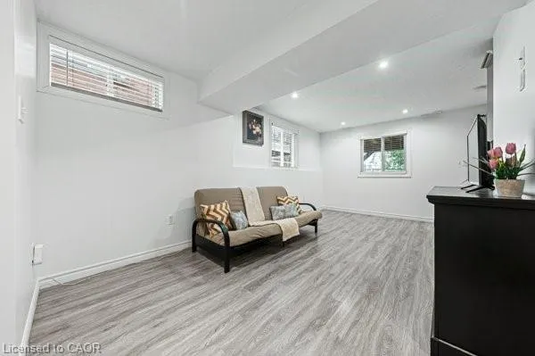 11 Edwards Street