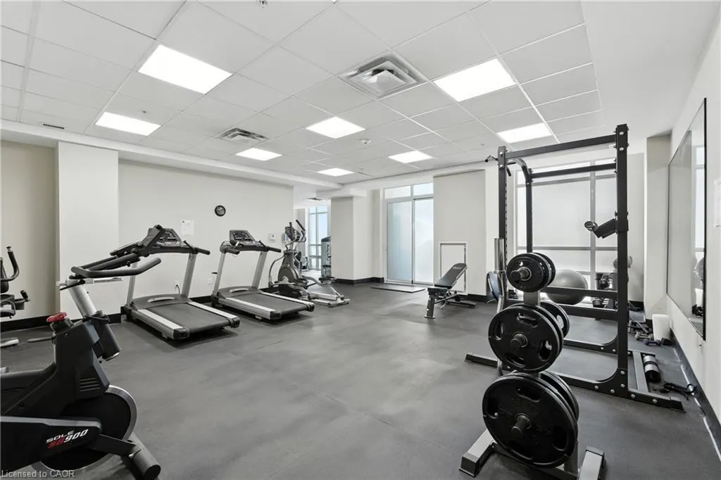 85 Robinson Street, #902