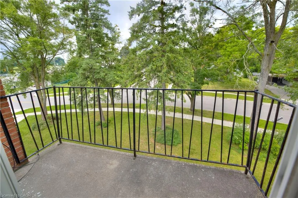 371 Dale Crescent, #14