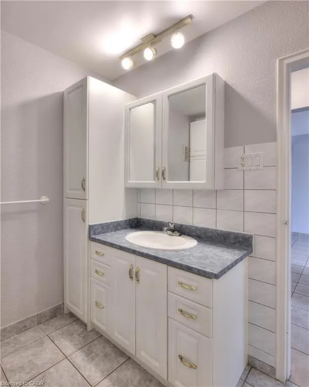 371 Dale Crescent, #14