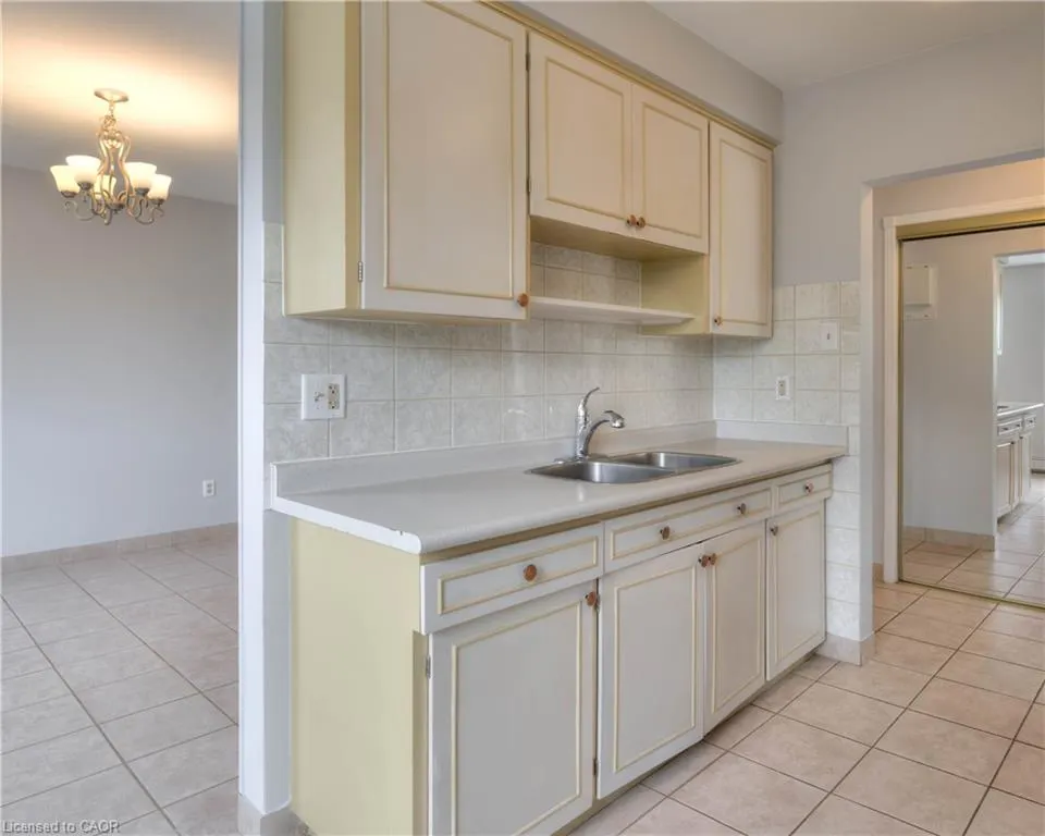 371 Dale Crescent, #14