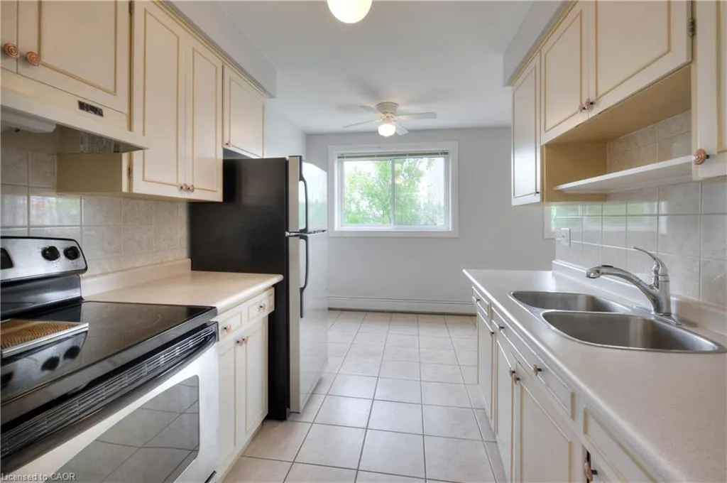 371 Dale Crescent, #14