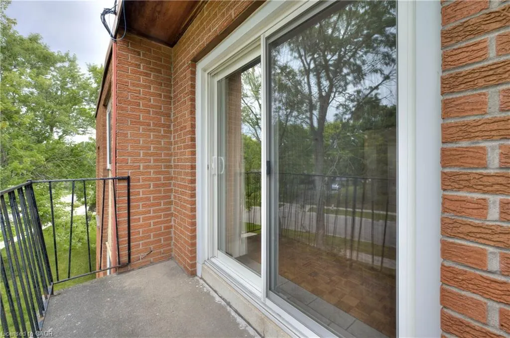 371 Dale Crescent, #14