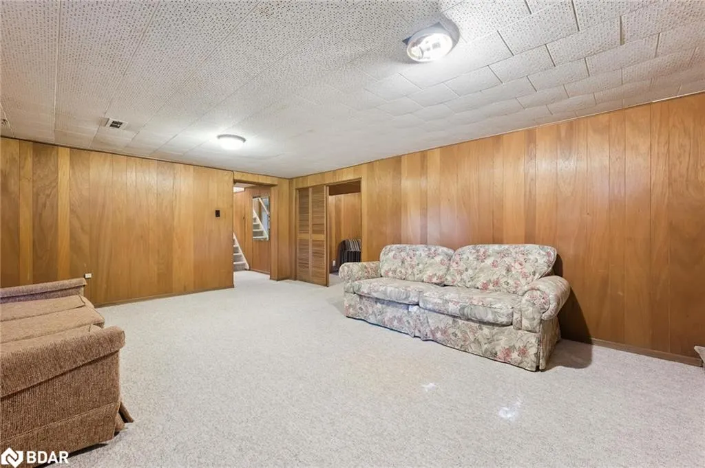 1095 Linbrook Road