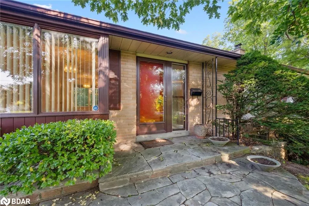 1095 Linbrook Road
