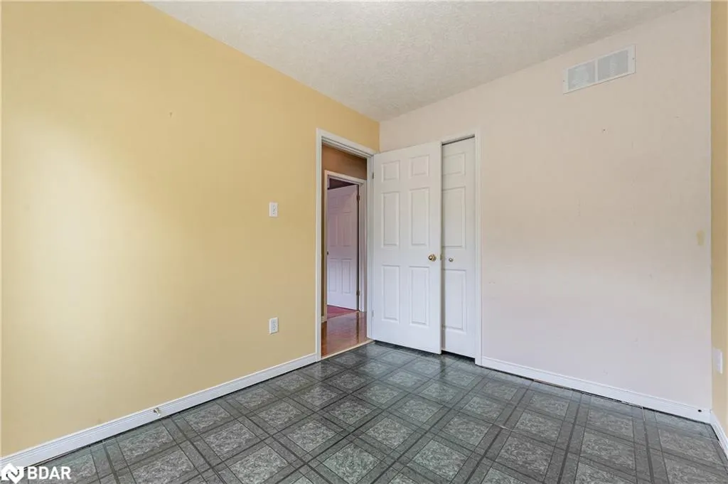 4 Bronwyn Place