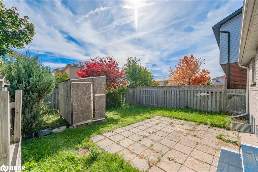 4 Bronwyn Place