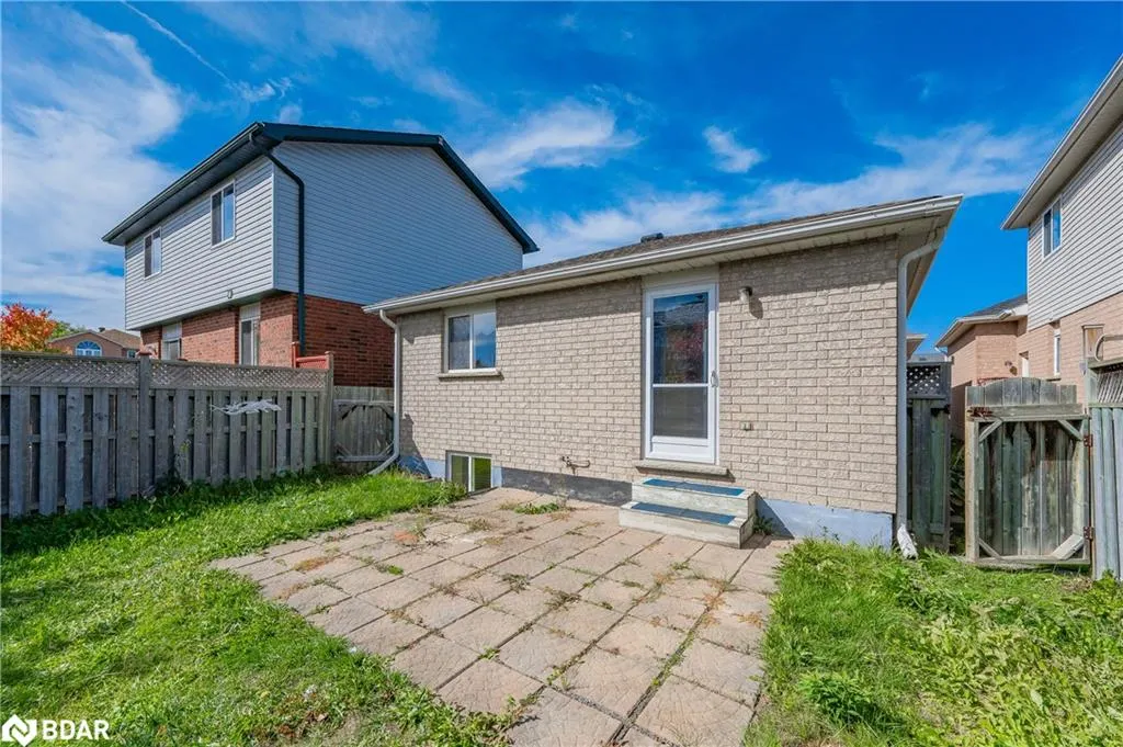 4 Bronwyn Place