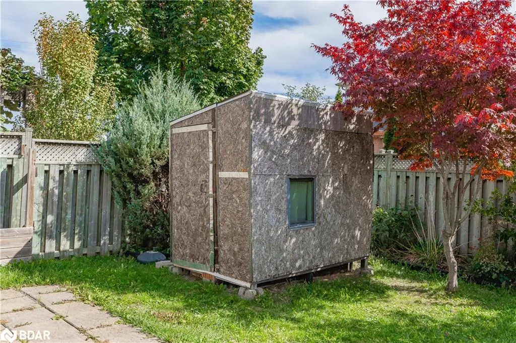 4 Bronwyn Place