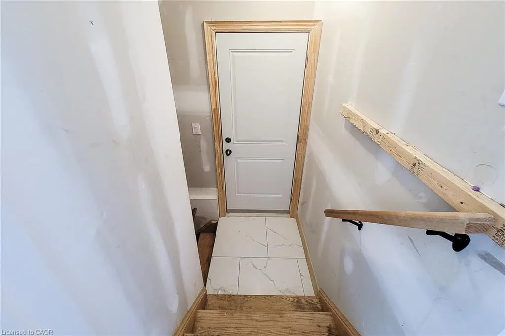 1261 Mohawk Road W, #5