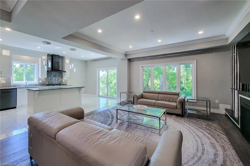 1261 Mohawk Road W, #5