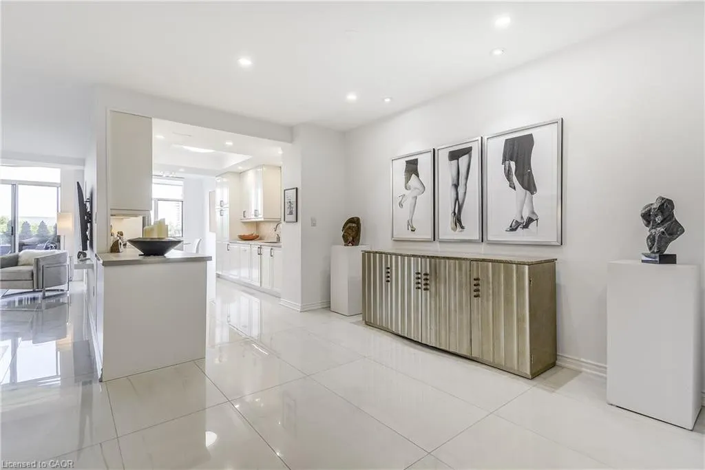 1237 North Shore Boulevard E, #906