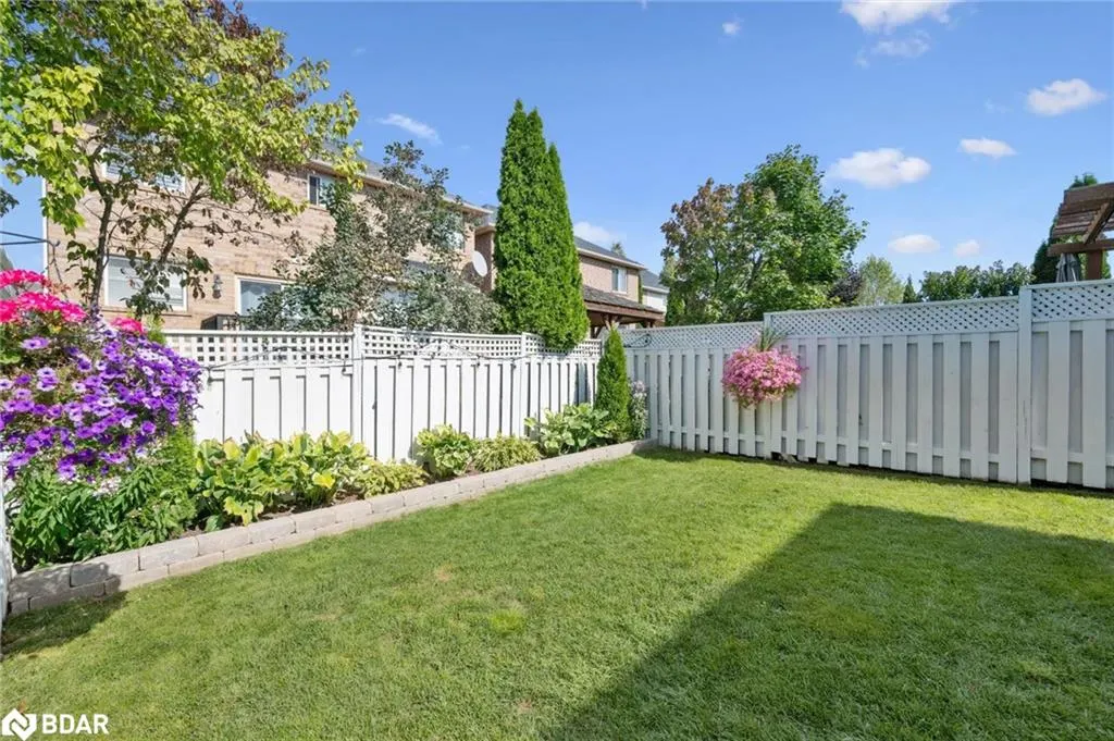 2460 Newcastle Crescent