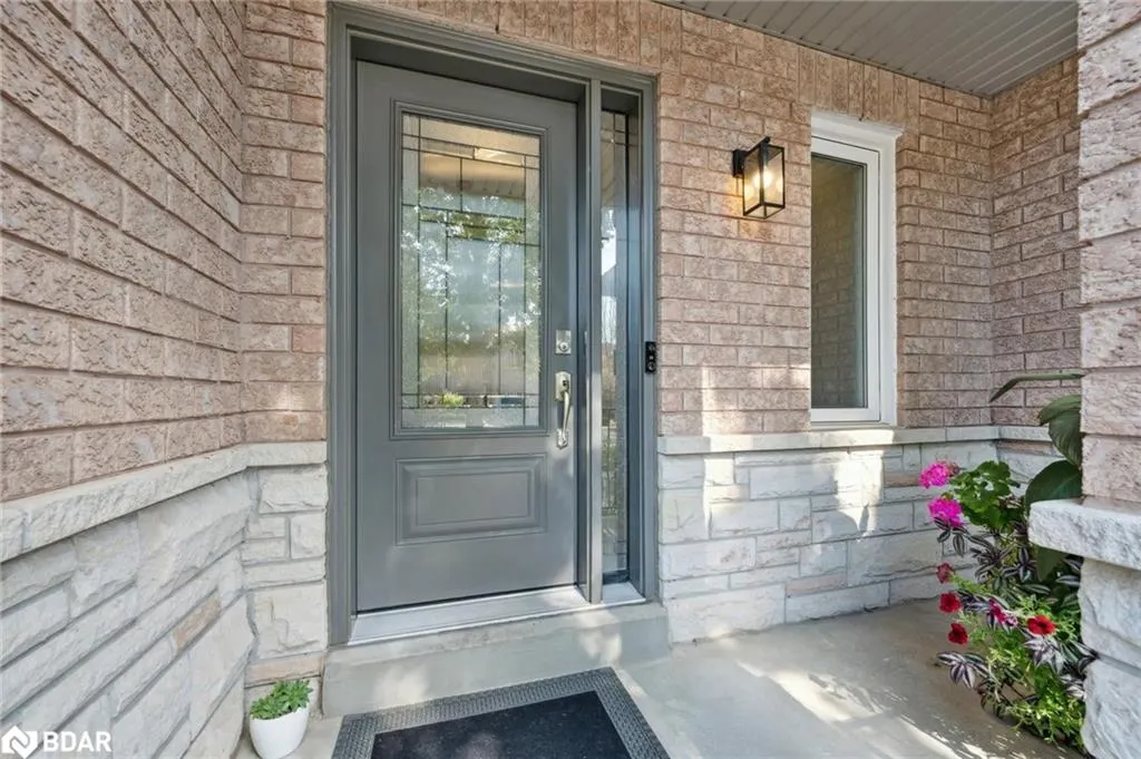 2460 Newcastle Crescent