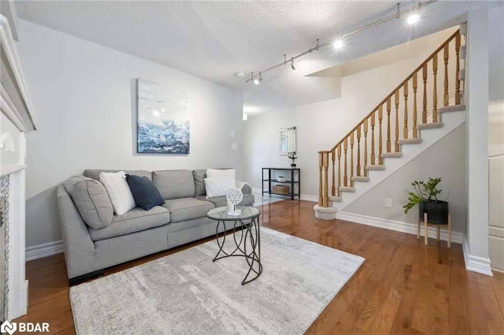 2460 Newcastle Crescent