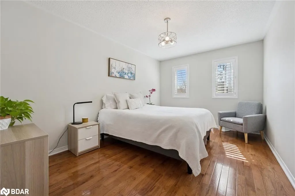 2460 Newcastle Crescent