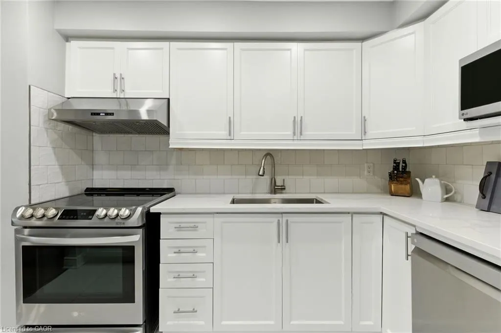 1 Royalwood Court, #5
