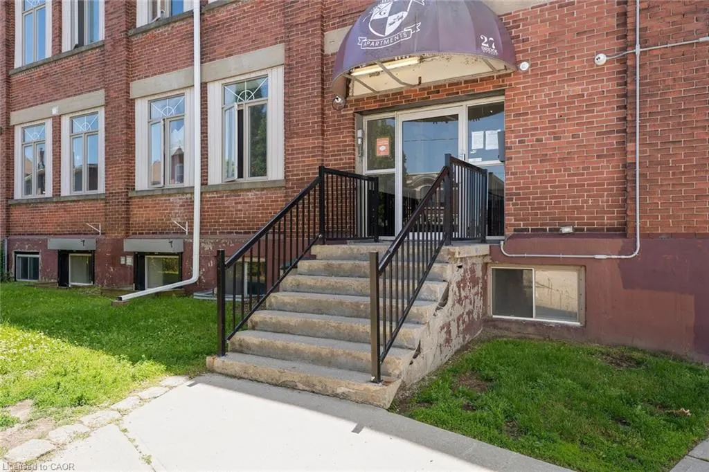 27 Bridge Street, #304