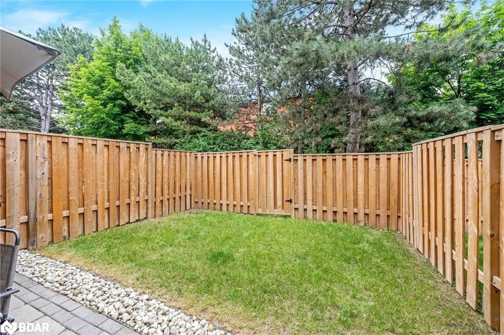 318 Laurier Avenue, #20