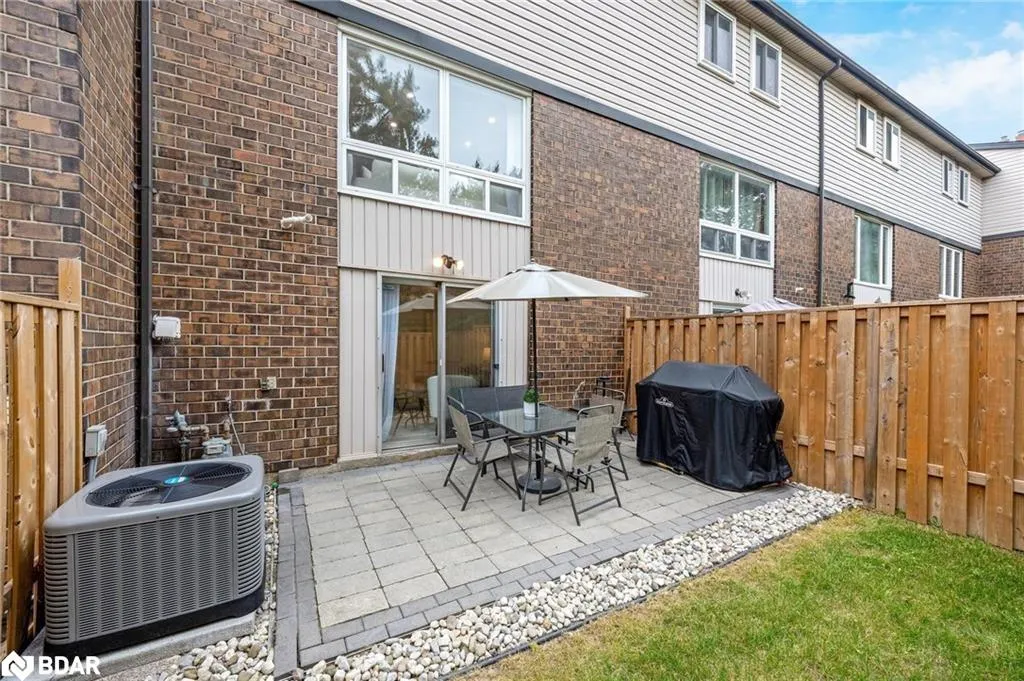 318 Laurier Avenue, #20