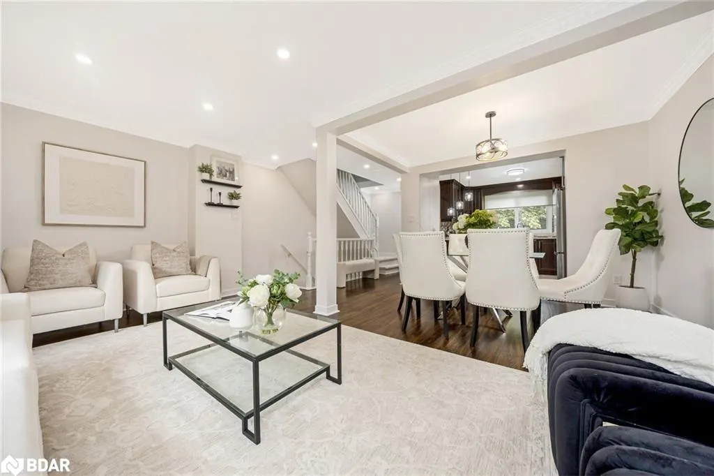 318 Laurier Avenue, #20
