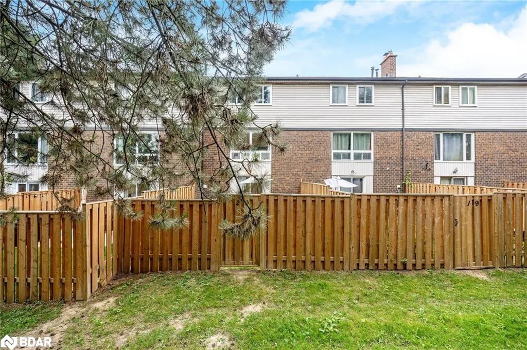 318 Laurier Avenue, #20