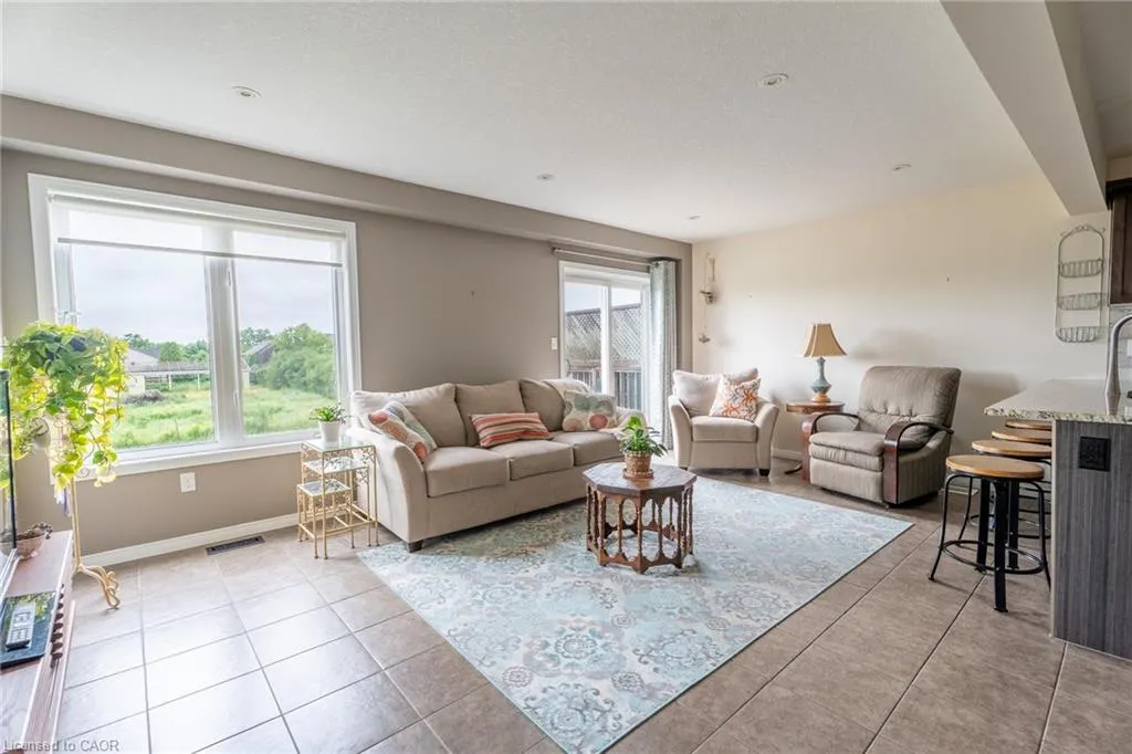159 Kemp Crescent
