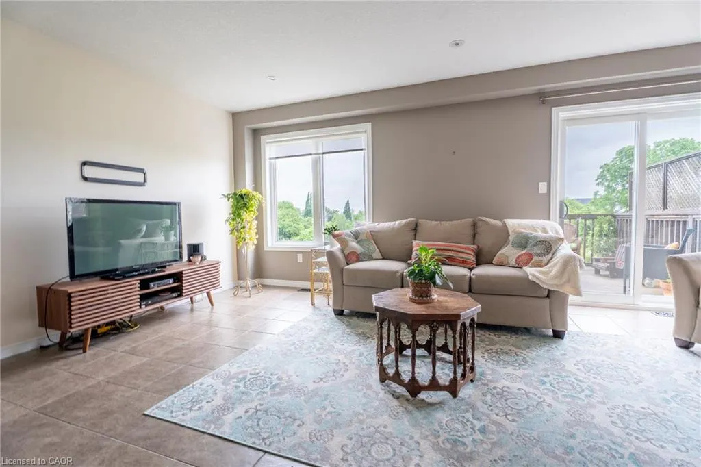 159 Kemp Crescent