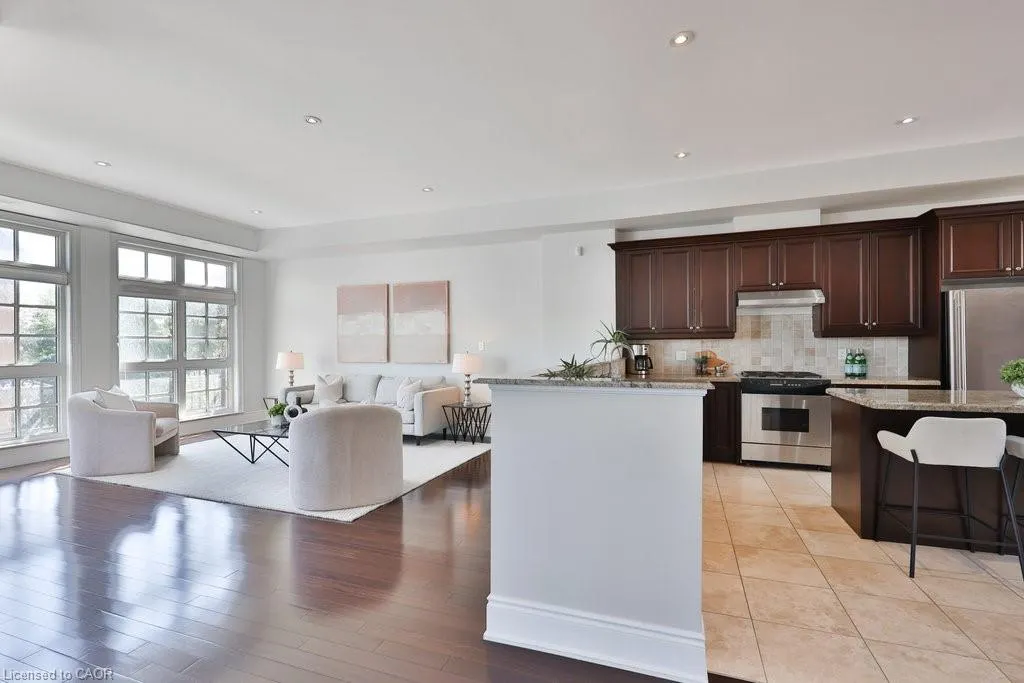 120 Bronte Road, #8