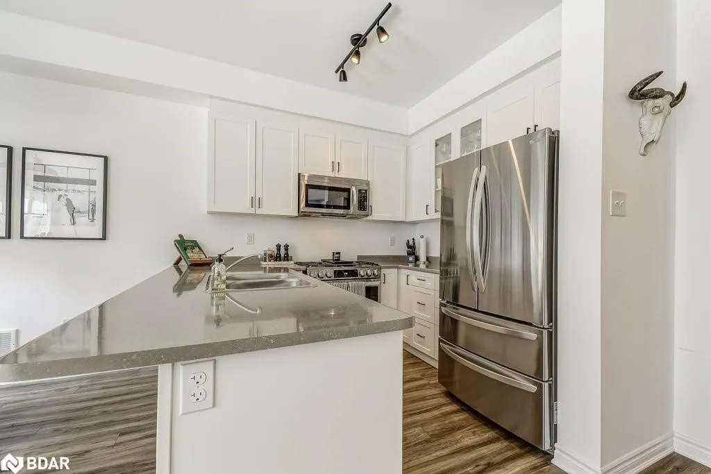 383 Dundas Street E, #34
