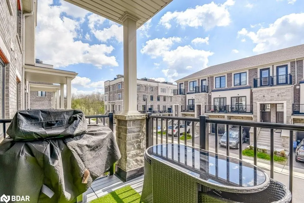 383 Dundas Street E, #34