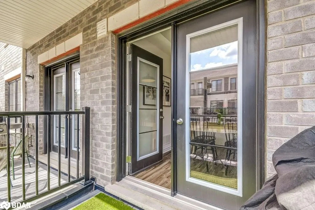 383 Dundas Street E, #34