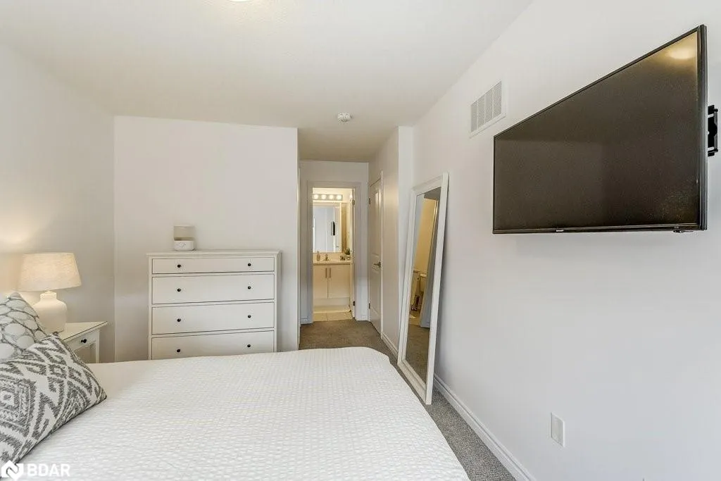 383 Dundas Street E, #34