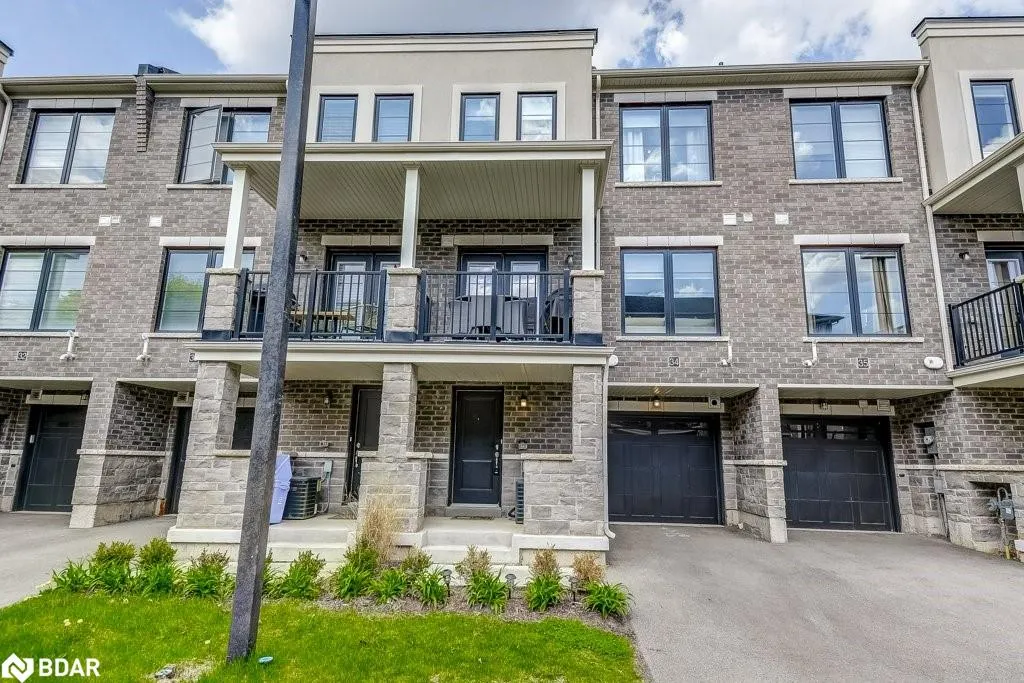383 Dundas Street E, #34
