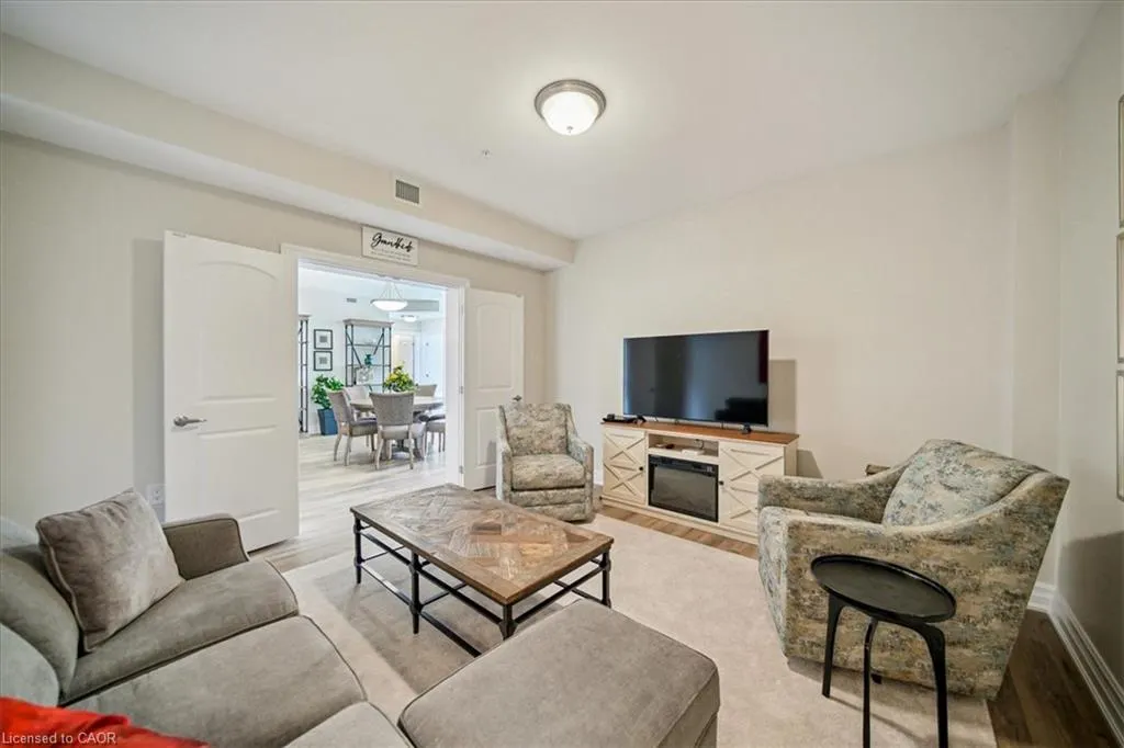 3290 New Street, #222