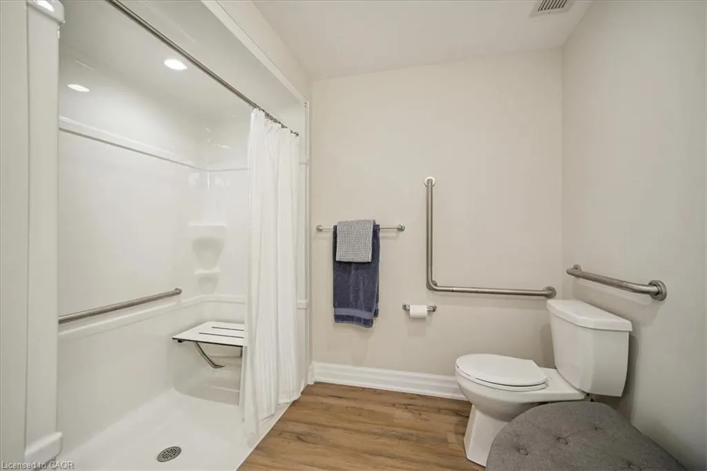 3290 New Street, #222