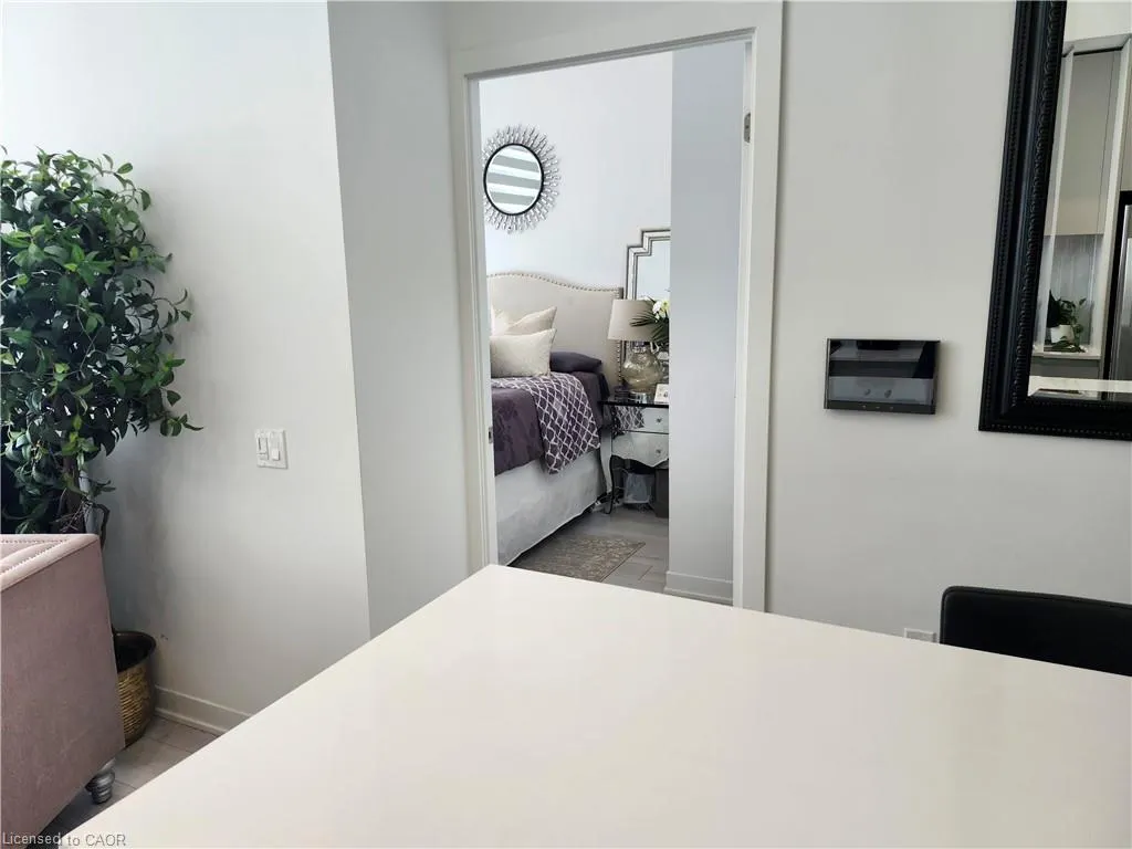 395 Dundas Street West Street, #114