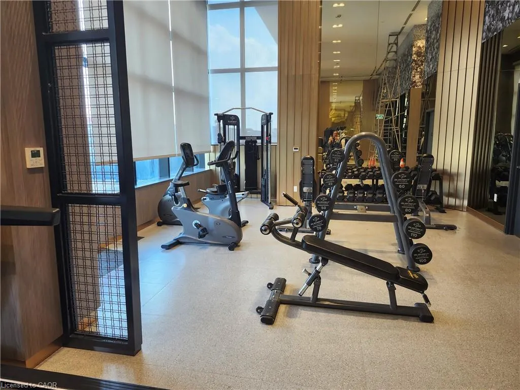 395 Dundas Street West Street, #114