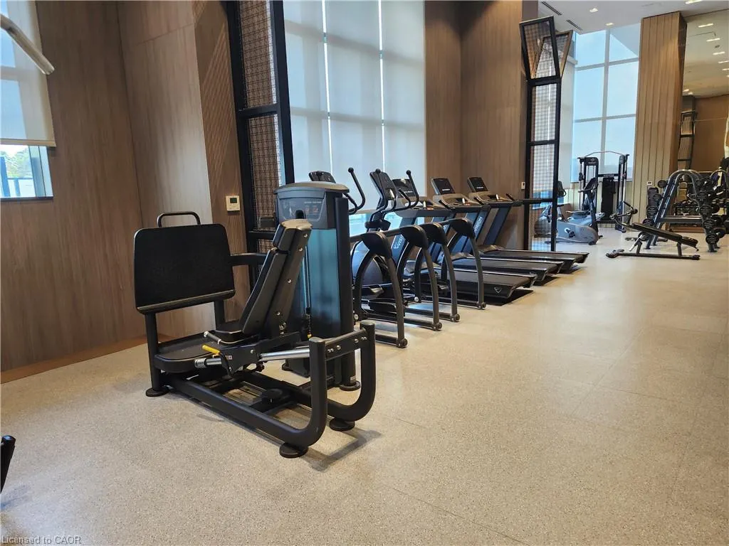 395 Dundas Street W, #114
