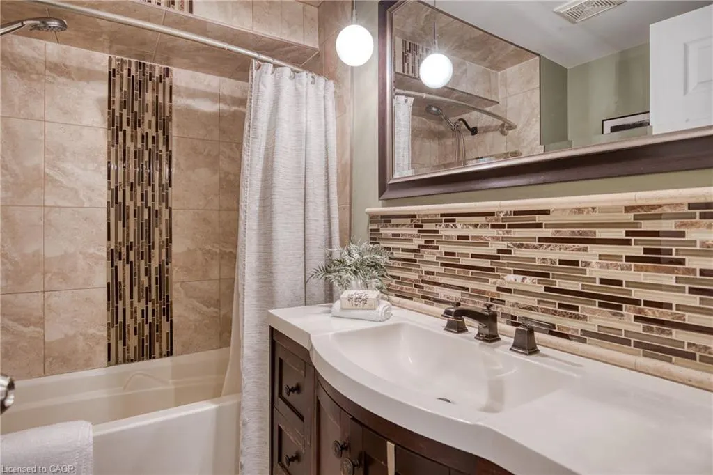 11 Grand River Boulevard, #20