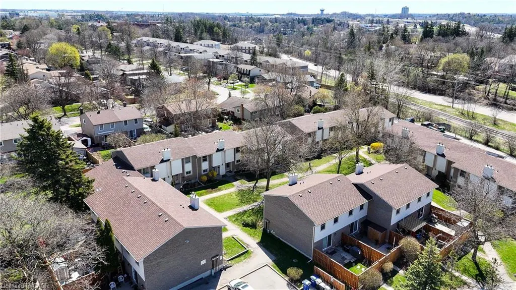 11 Grand River Boulevard, #20