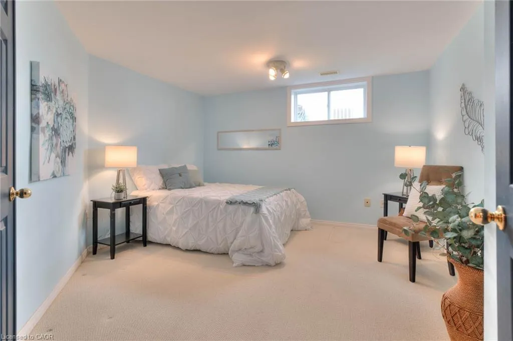 17 Woods Edge Court, #165
