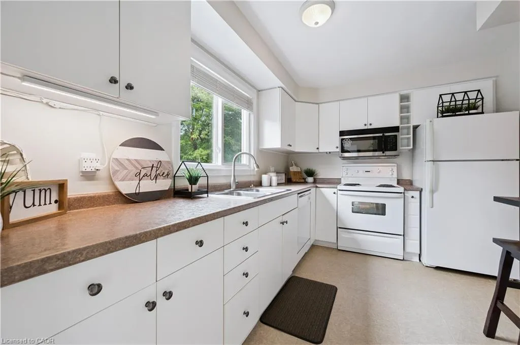 255 Camelot Court, #2