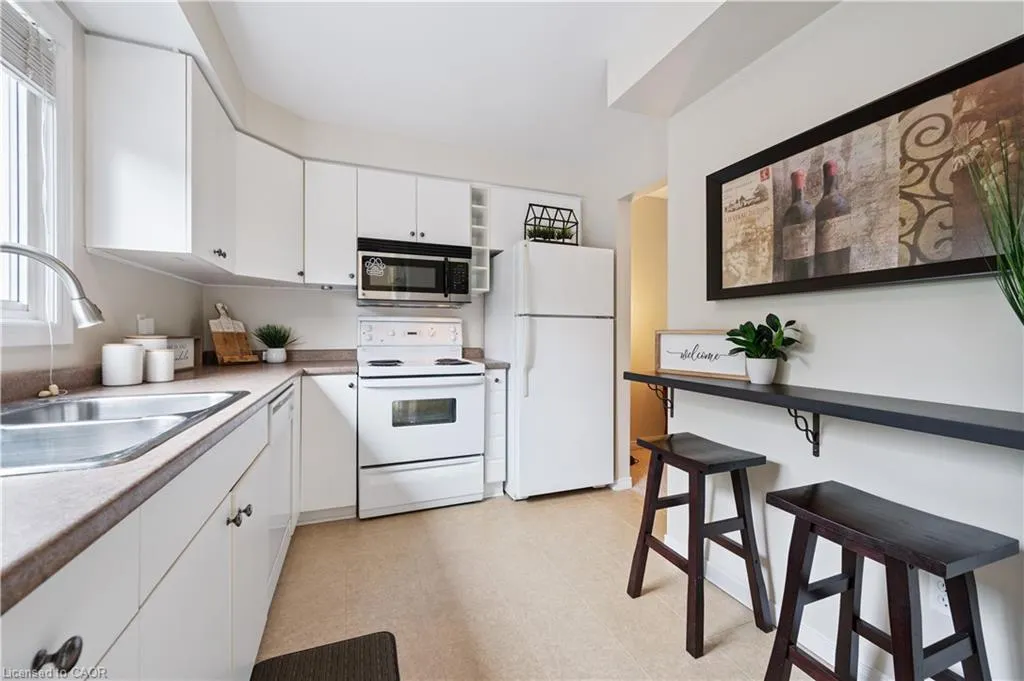 255 Camelot Court, #2