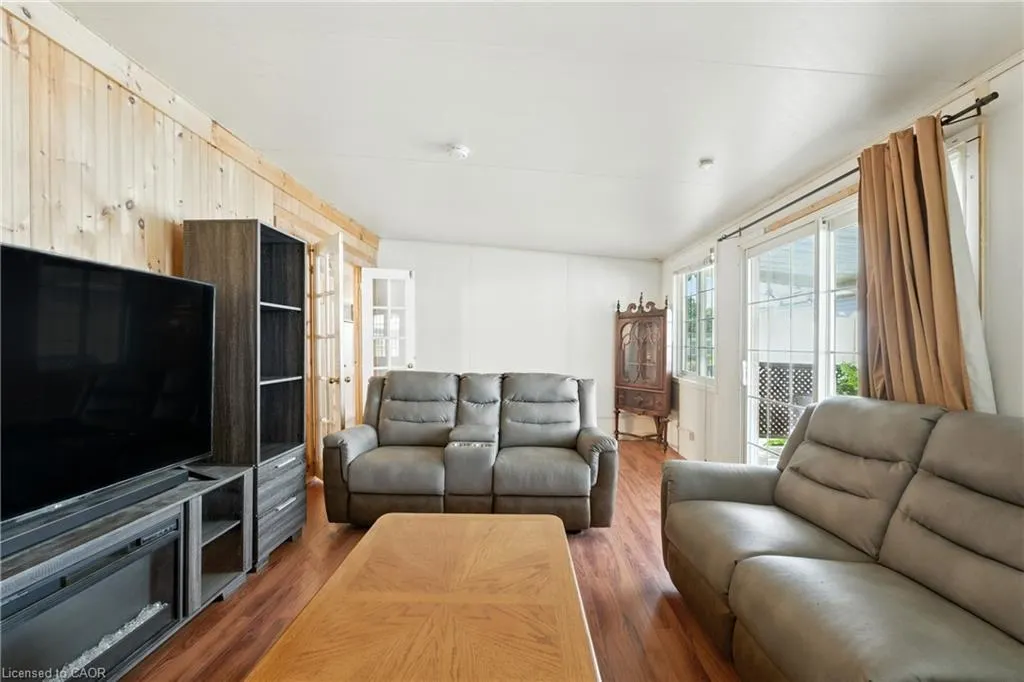 241 St. Paul Street W, #102