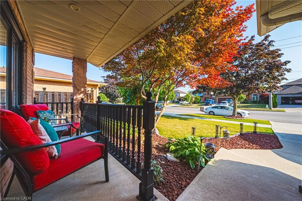 176 Highland Road W