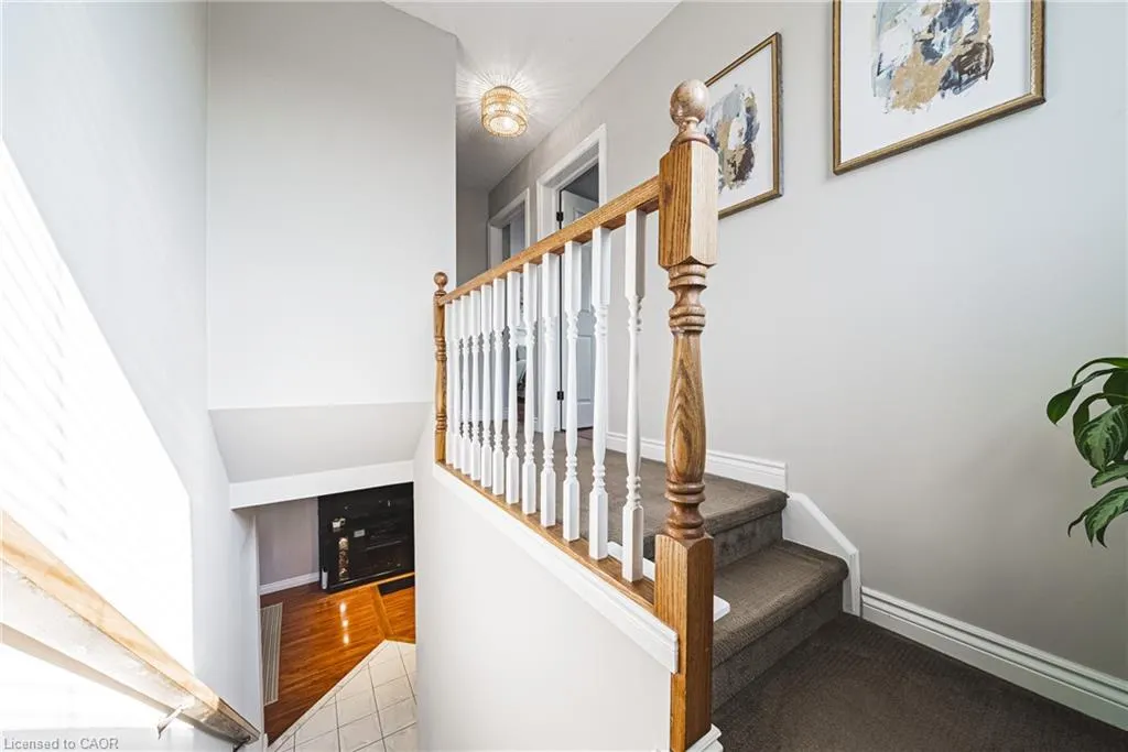 176 Highland Road W