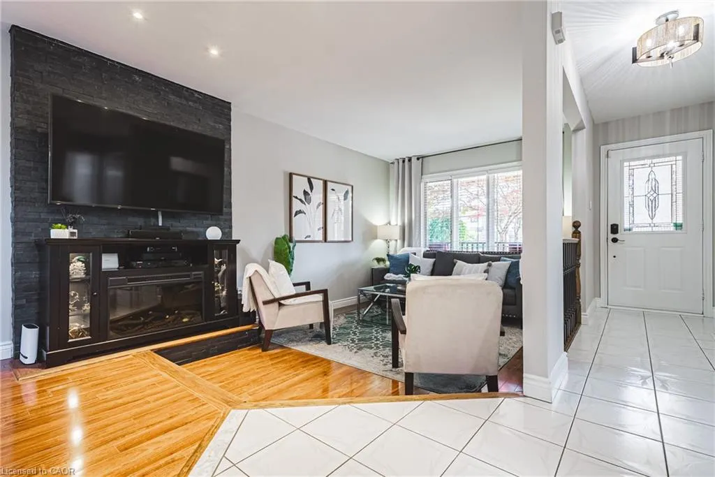 176 Highland Road W
