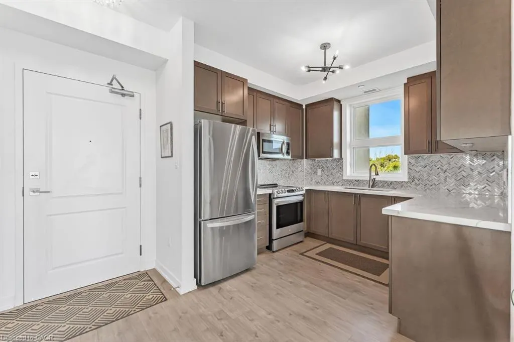 125 Shoreview Place, #432